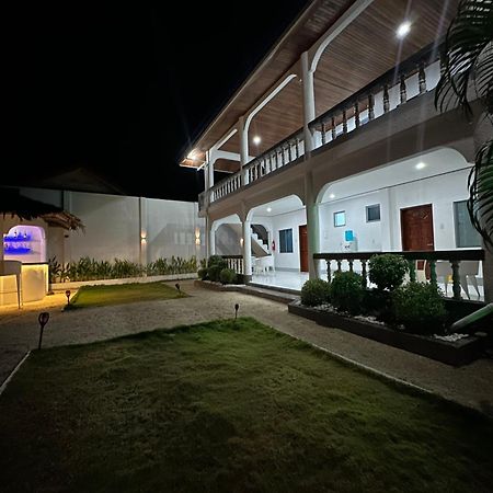 Pawikan Boutique Hotel Moalboal Bagian luar foto