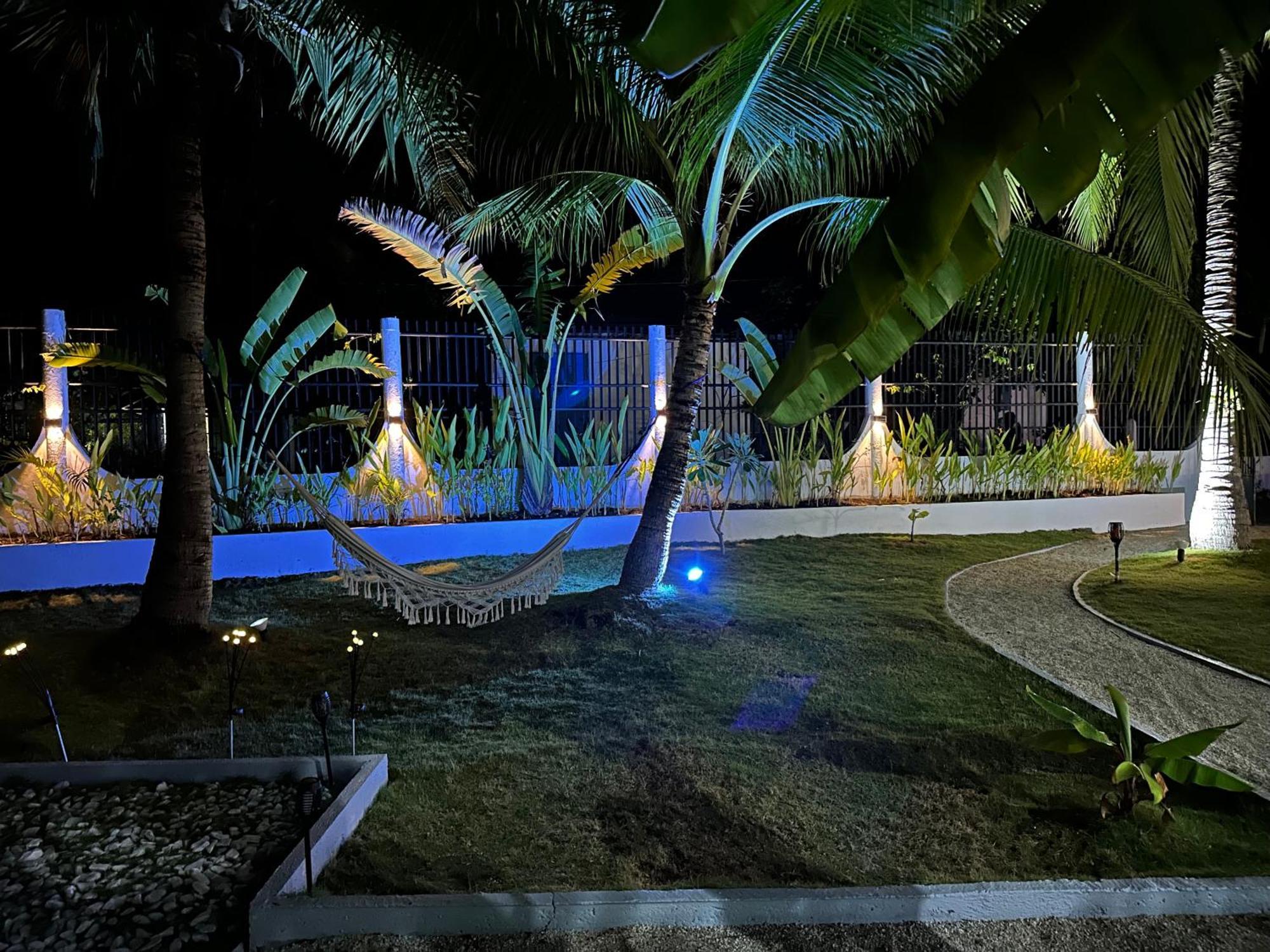 Pawikan Boutique Hotel Moalboal Bagian luar foto