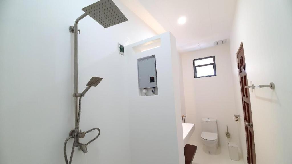 Pawikan Boutique Hotel Moalboal Bagian luar foto